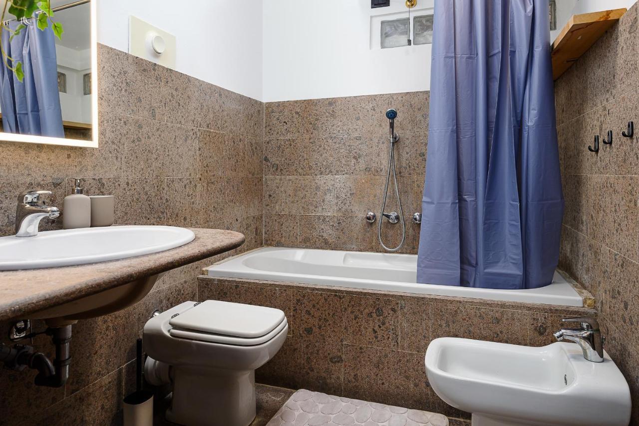 Duomo - Pt.Romana - Bocconi Top Floor Apartment Милан Экстерьер фото